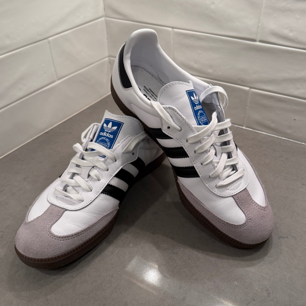 Adidas Sambas, Cloud White / Core Black / gum, M 10.5 / W 11.5
